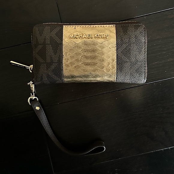 Michael Kors gold, brown snake print wallet - Used - Picture 5 of 5
